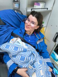 На днях во Владивостоке снова была проделана большая и слаженная работа сотрудников скорой помощи и врачей Владивостокского клинического родильного дома №3!