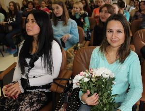 В честь Дня матери в роддоме № 3 Владивостока сегодня рождаются девочки