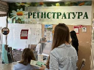 В рамках недели борьбы с раком на базе женской консультации Владивостокского клинического родильного дома №3 провели приём пациентов 