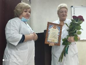 В третьем роддоме города Владивостока  торжественно проводили на пенсию главную медицинскую сестру Галину Сергеевну Вторушину
