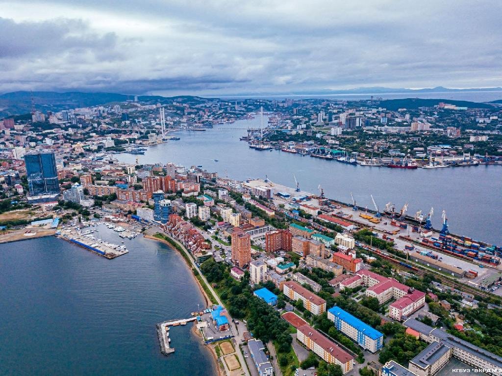 Уважаемые жители Владивостока! От всей души поздравляем вас со 162-й годовщиной образования Владивостока!