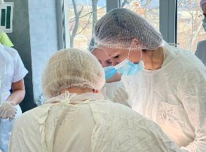 Во Владивостоке врачи третьего родильного дома №3 родоразрешили пациентку с миомой матки 